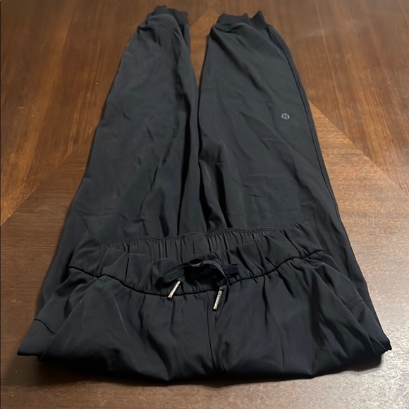 Lululemon women’s Black Athletic Pants - Picture 3 of 5